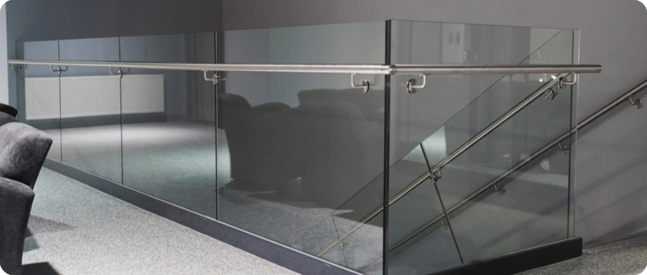 Household glass guardrail