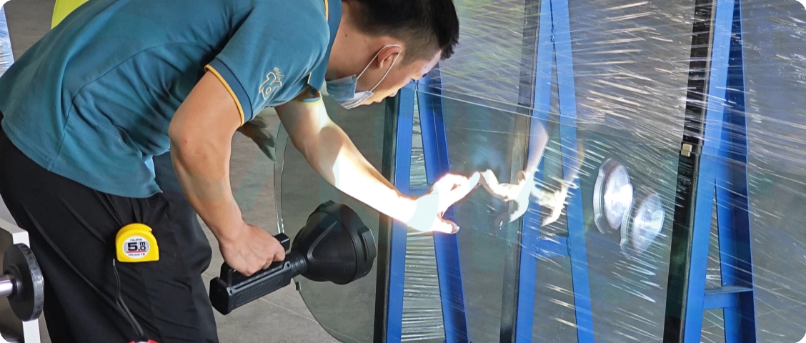 17.Glass quality inspection