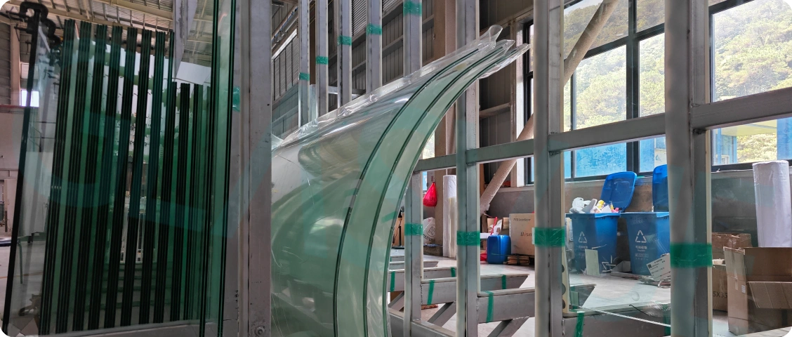 31.laminated curved glass