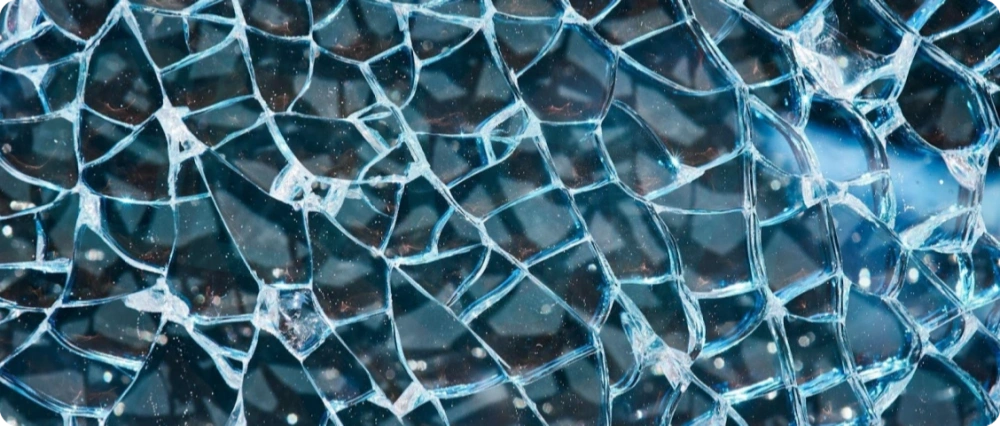 45.Fragmented tempered glass1